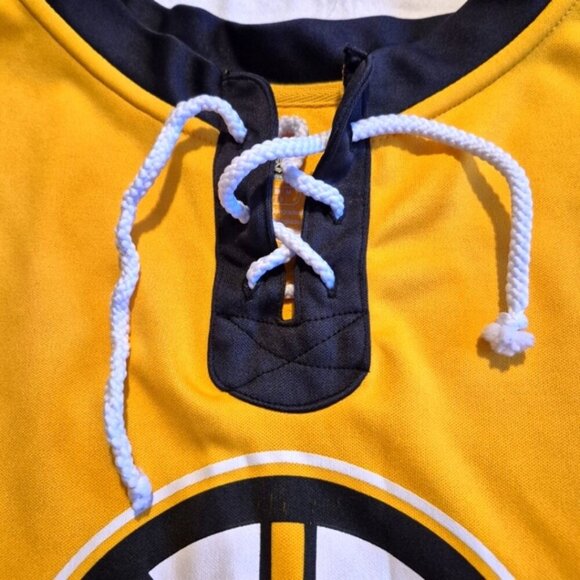 Boston Bruins women's juniors 7-9 medium gold long sleeved shirt 2 tiny flaws - Picture 3 of 8